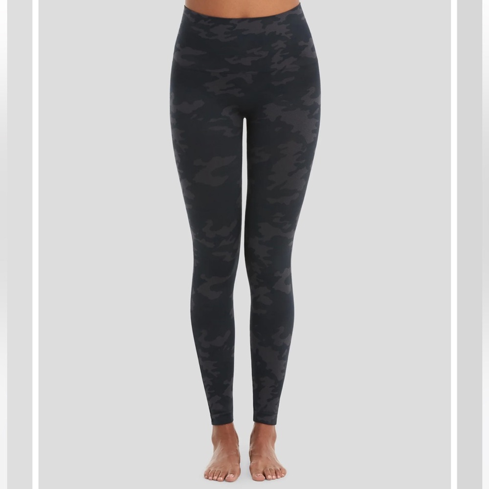 NEW SPANX Look At Me Now Leggings